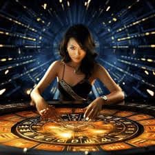 77Flash ဂိမ်းလော်ဘီ ပေါ်တွင် Live Casino နှင့် Slots ဂိမ်းများ ပြသနေသည့် မြင်ကွင်း
